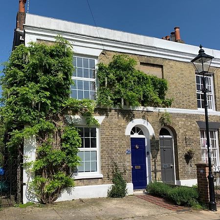 ウィンチェスター Esme'S Bed & Breakfast エクステリア 写真